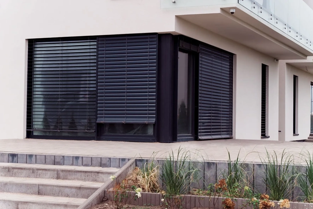 żaluzje fasadowe czy rolety